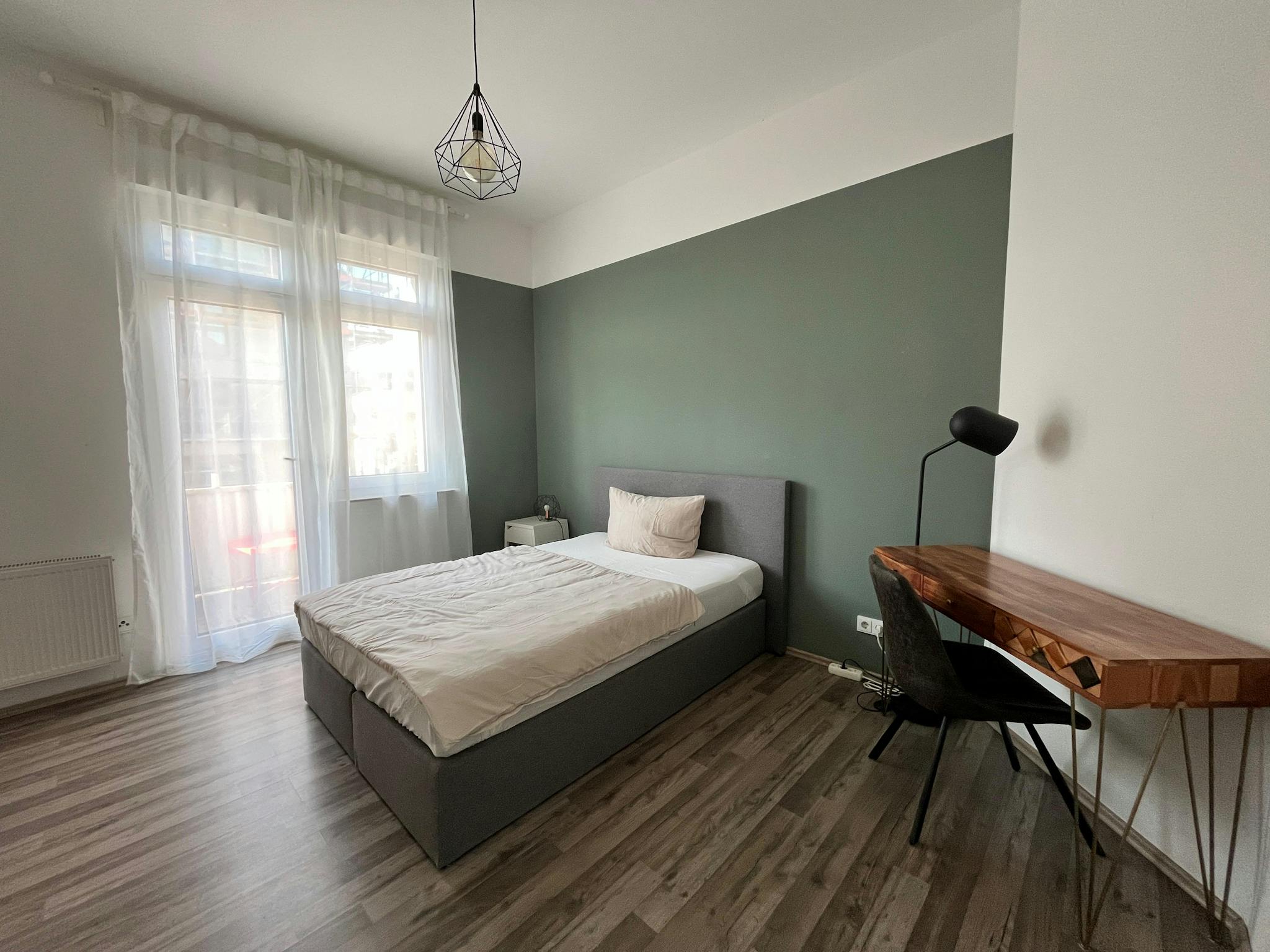 Apartment, Saalburgallee, Frankfurt