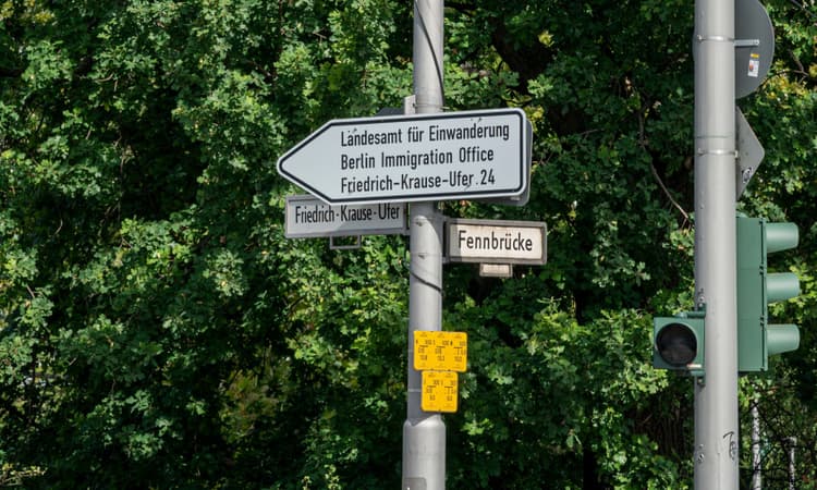 Olaf Scholz pushes German immigration office to digitise services