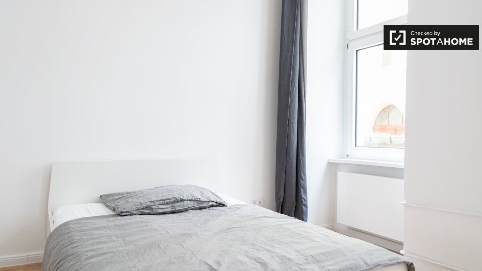 Room, Wilsnacker Str., 10559 Berlin, Germany, Berlin