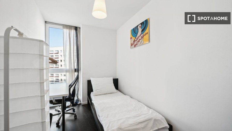 Room, Bernhard-Weiß-Straße-3, Berlin