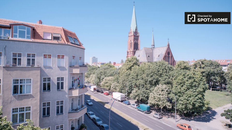 Room, Schulstraße, Berlin