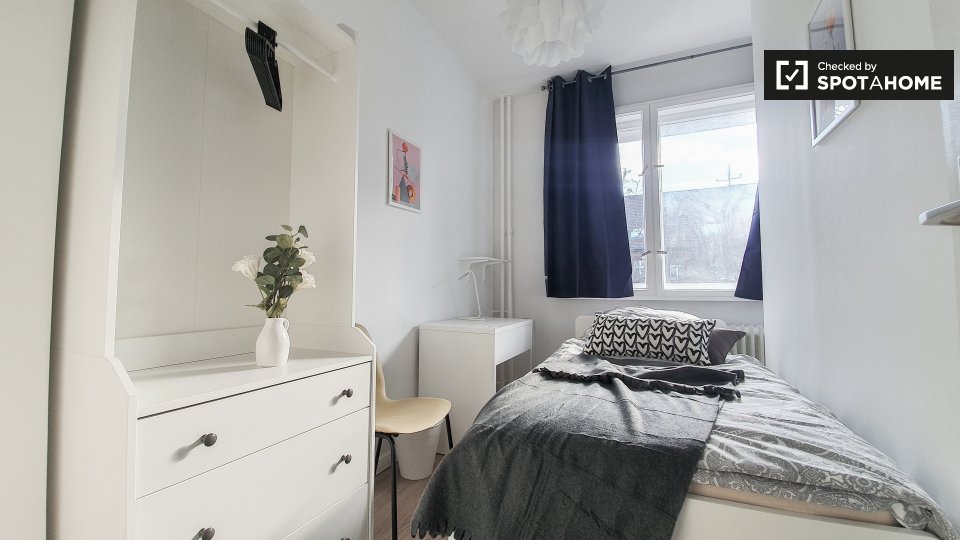 Room, Perleberger Str., Berlin