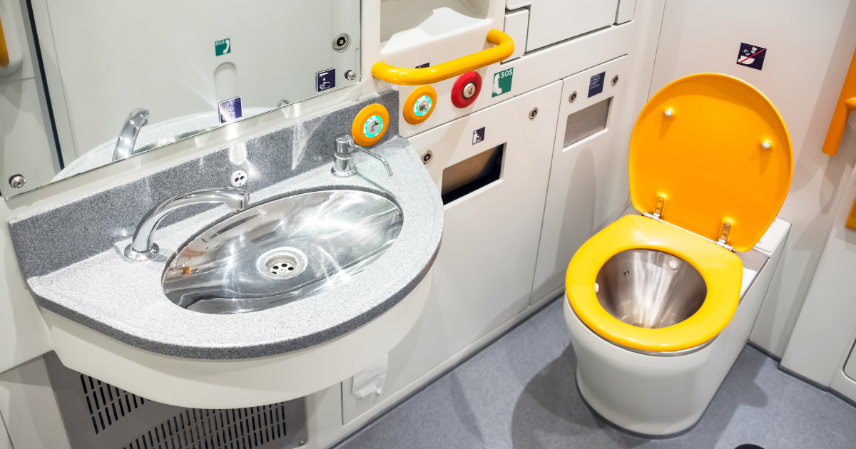DB employee nips to supermarket to buy toilet paper for passengers