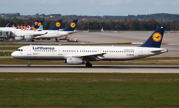 After bailout, government sells Lufthansa stake with million-euro profit