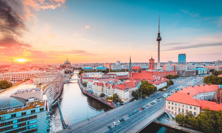 [Video] Stunning drone footage of Berlin from above