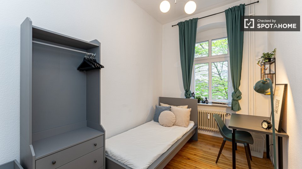 Room, Kottbusser Damm, Berlin