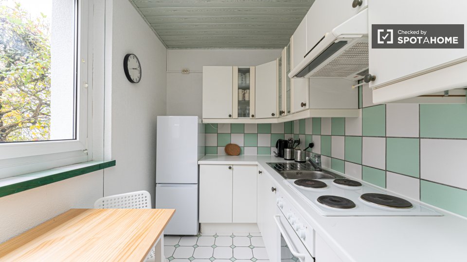 Room, Am Schlangenfenn, Berlin