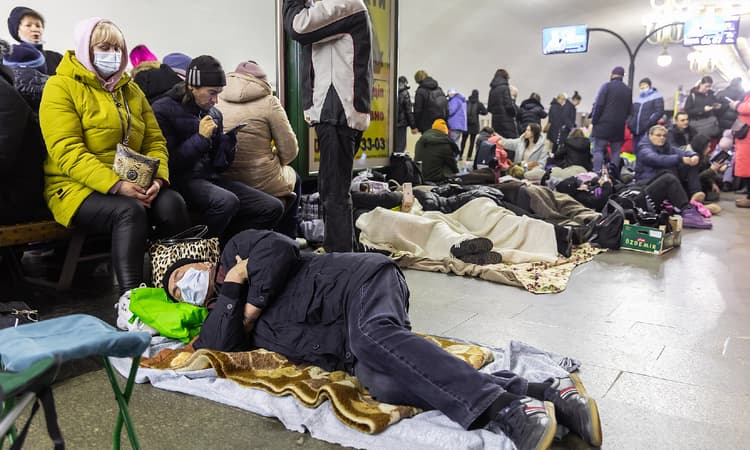 What can someone in Germany do to help people in Ukraine?