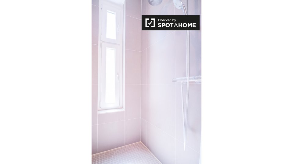 Room, Schulstraße, Berlin