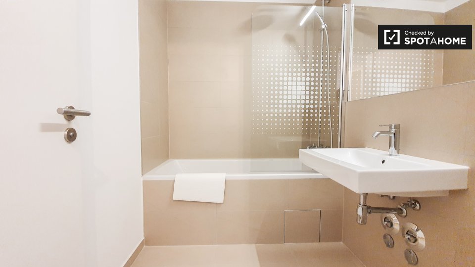 Room, Nazarethkirchstraße, Berlin