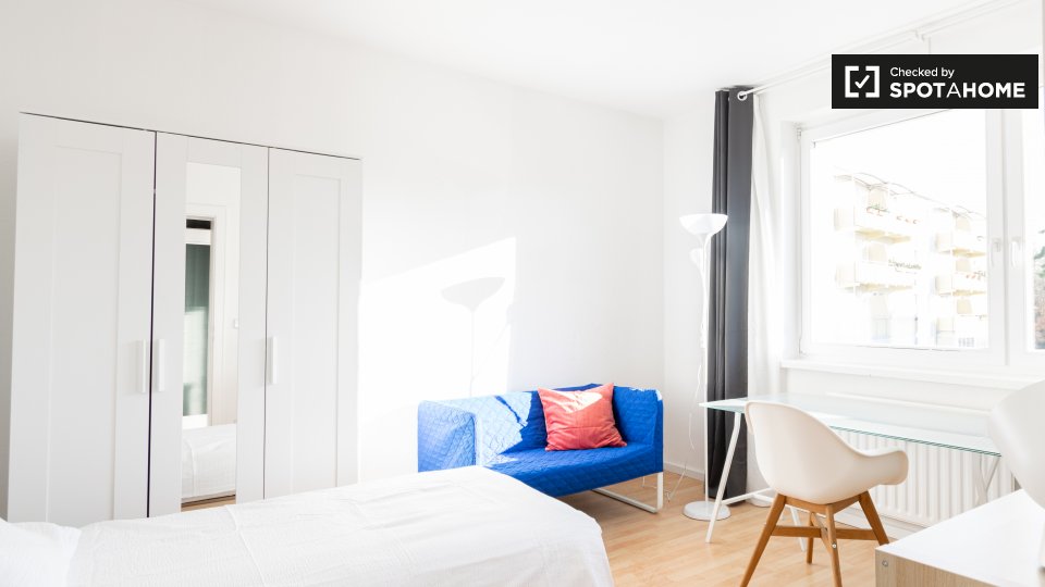 Room, Neltestraße, Berlin