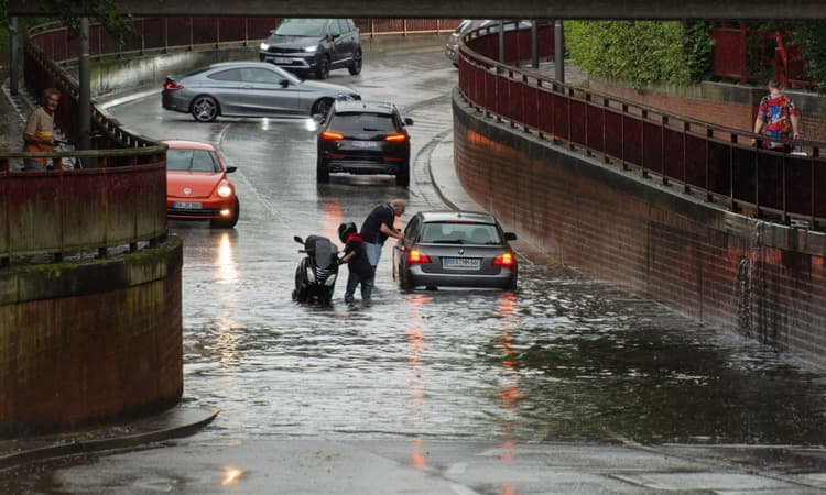 Autobahn and road closures as flooding hits North Rhine-Westphalia