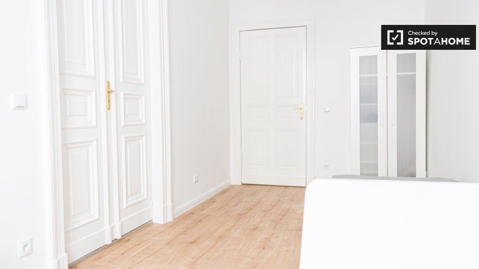 Room, Wilsnacker Str., 10559 Berlin, Germany, Berlin