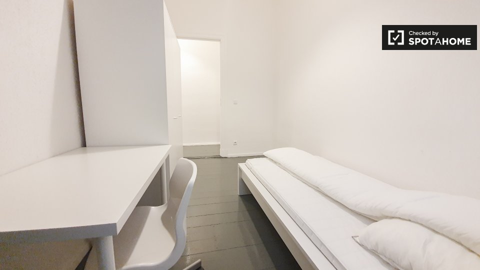 Room, Kottbusser Damm-30, Berlin