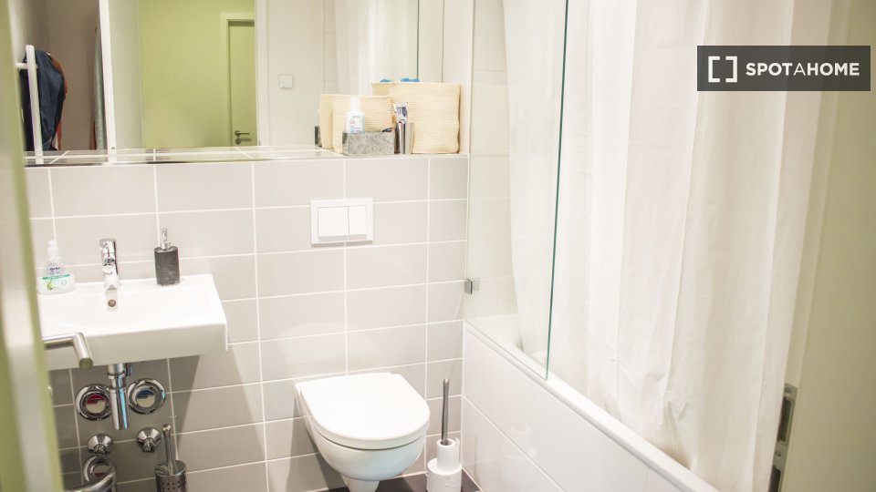 Room, Bernhard-Weiß-Straße-3, Berlin
