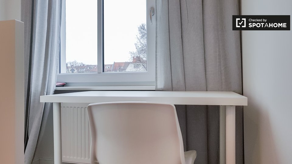 Room, Schulstraße, Berlin