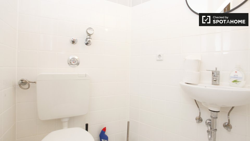 Room, KoloniestraßeA, Berlin