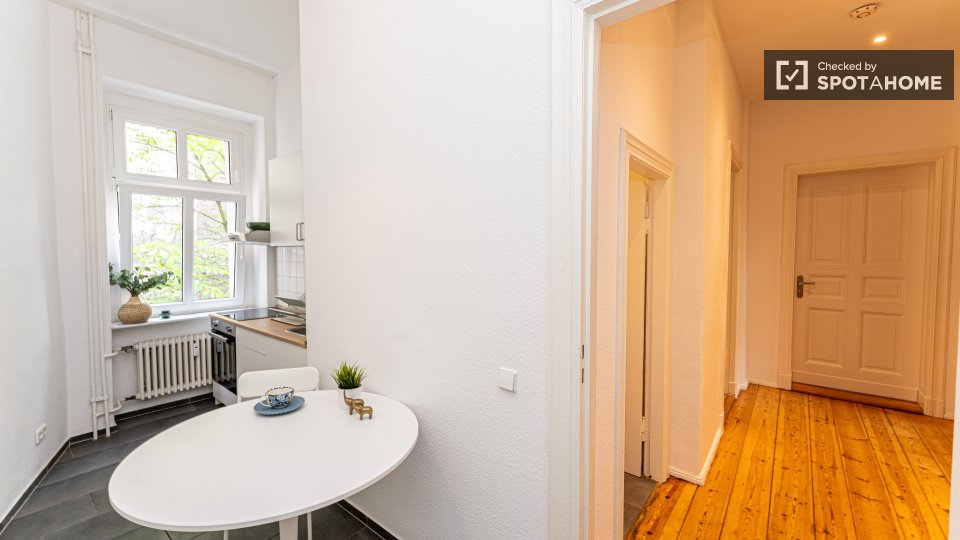 Room, Kottbusser Damm, Berlin