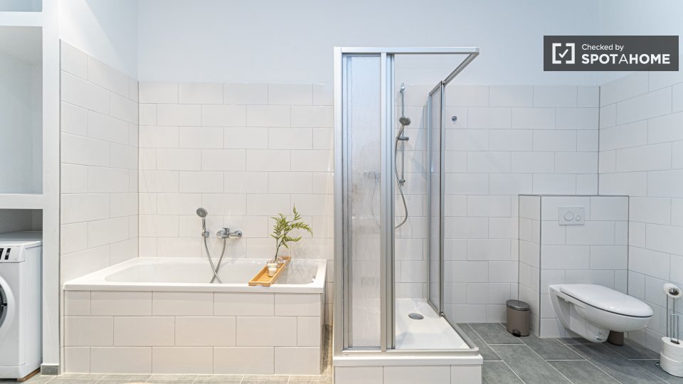Room, Prinzenallee, Berlin