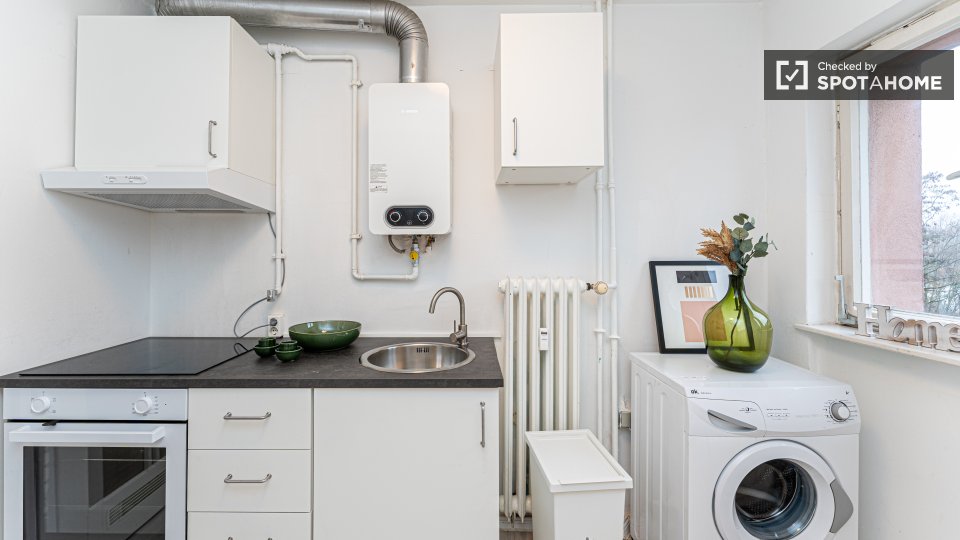 Room, Forckenbeckstraße, Berlin