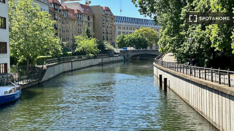 Room, Fischerinsel, Berlin