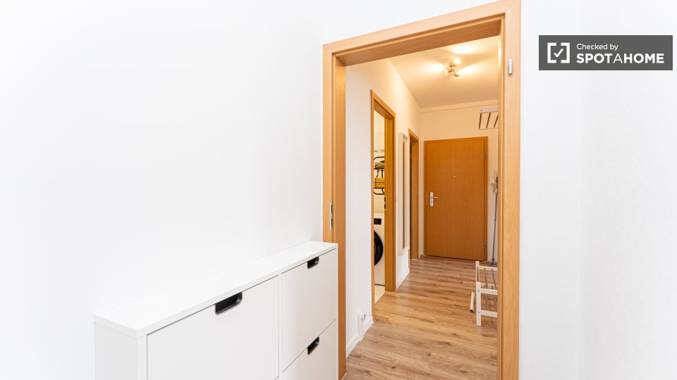 Room, Hubertusdamm, Berlin