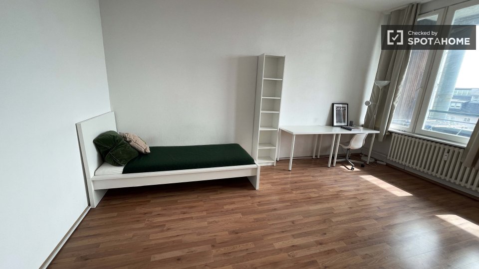 Room, Bismarckstraße, Berlin