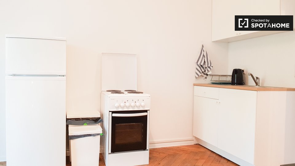 Room, Treskowallee, Berlin