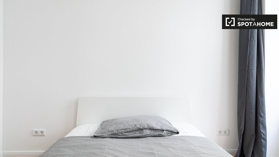 Room, Wilsnacker Str., 10559 Berlin, Germany, Berlin