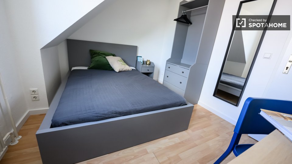Room, Buckower Damm, Berlin
