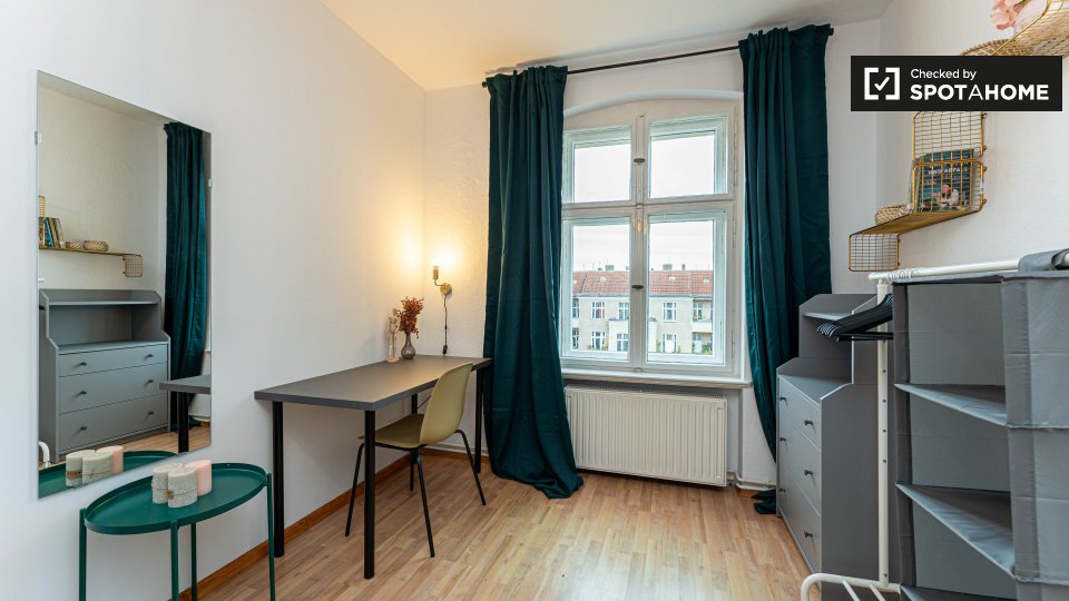 Room, Greifswalder Str., Berlin
