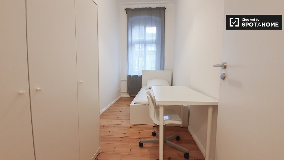 Room, Kottbusser Damm-30, Berlin