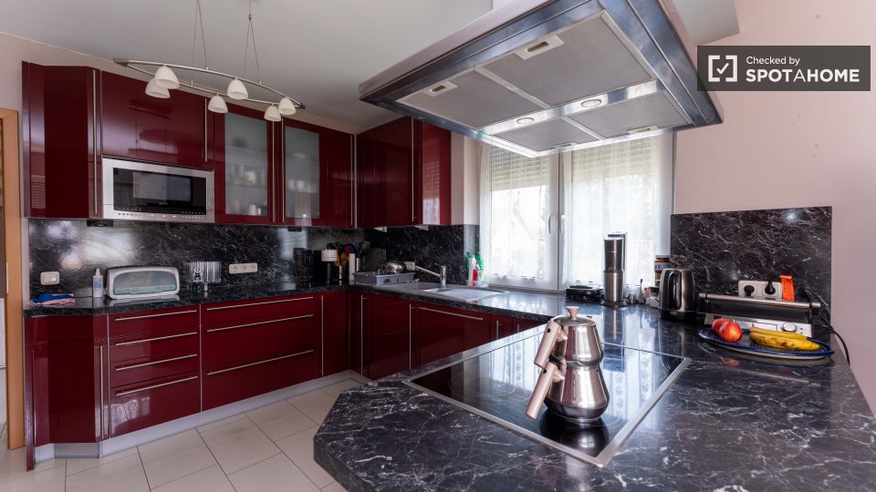 Room, Steinträgerweg, Berlin