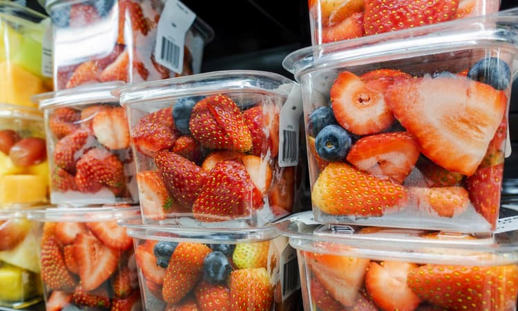 Which German supermarkets use the most plastic packaging?