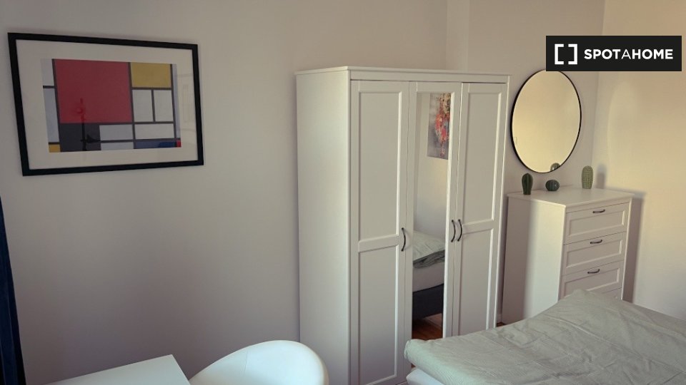 Room, Urbanstraße, Berlin