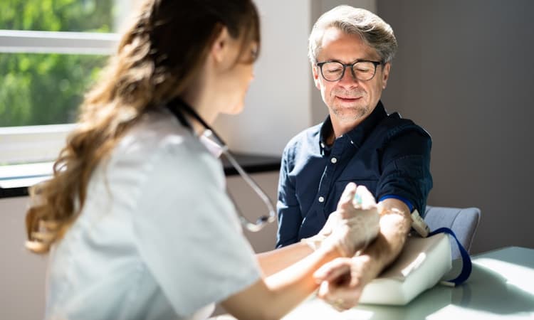 Germany will end discrimination against queer blood donors, Lauterbach announces