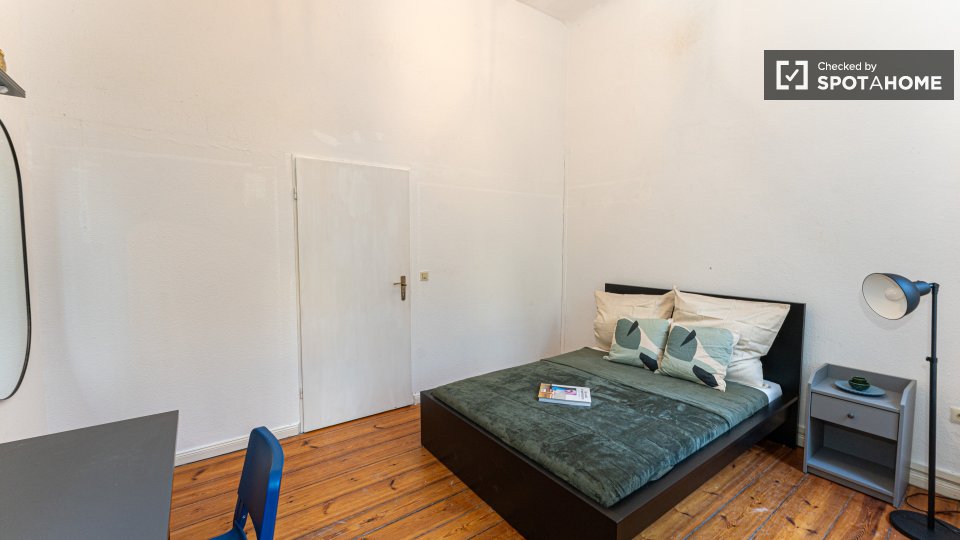 Room, Kantstraße, Berlin
