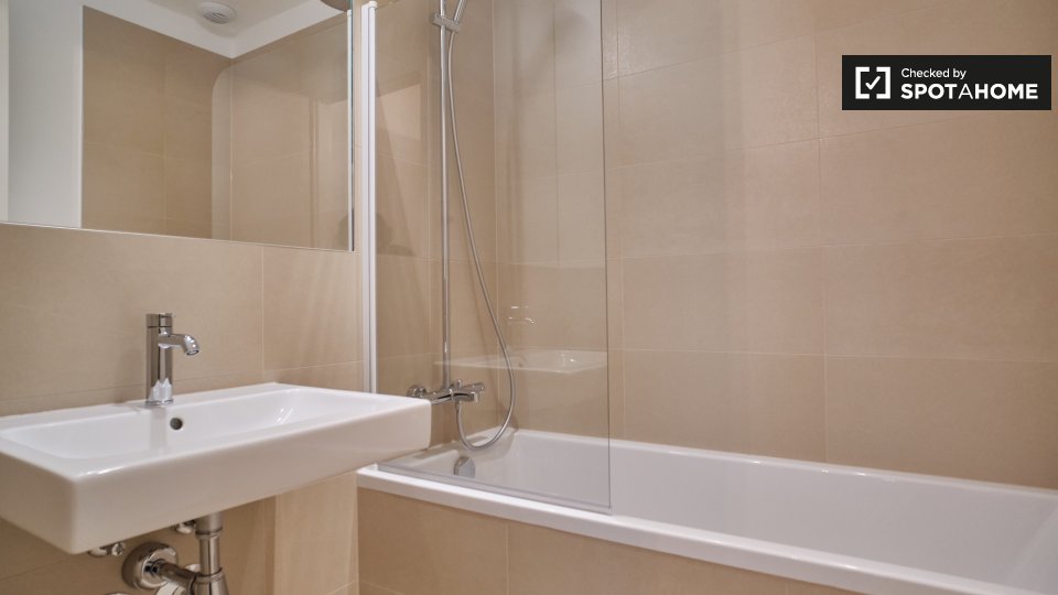 Room, Nazarethkirchstraße, Berlin