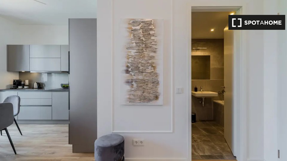 Apartment, Wilhelm-Caspar-Wegely-Platz, Berlin