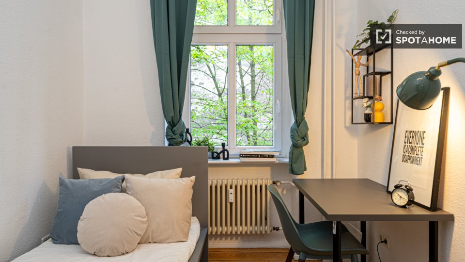 Room, Kottbusser Damm, Berlin