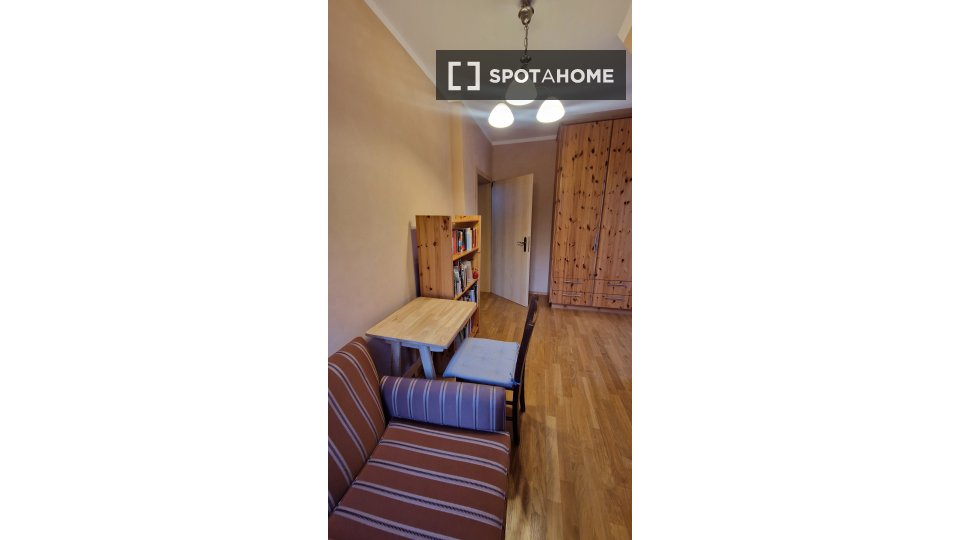 Room, Oehlertpl., Berlin