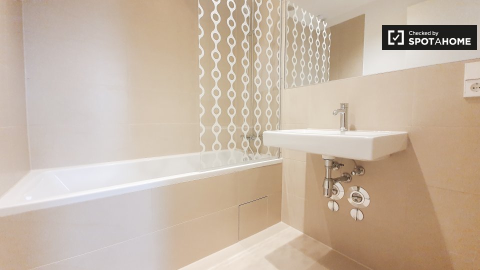 Room, Nazarethkirchstraße, Berlin