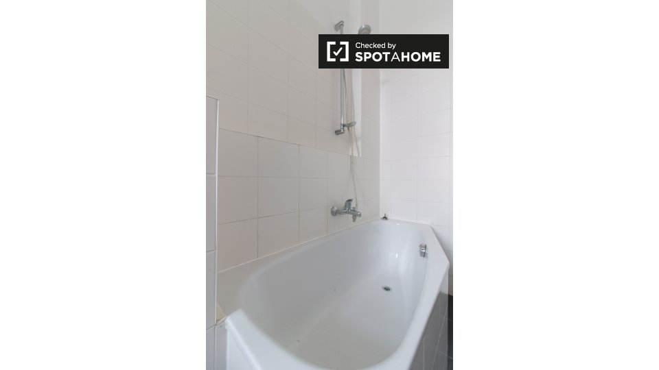Room, Rheinstraße, Berlin