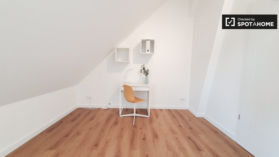 Room, Brückenstraße, Berlin