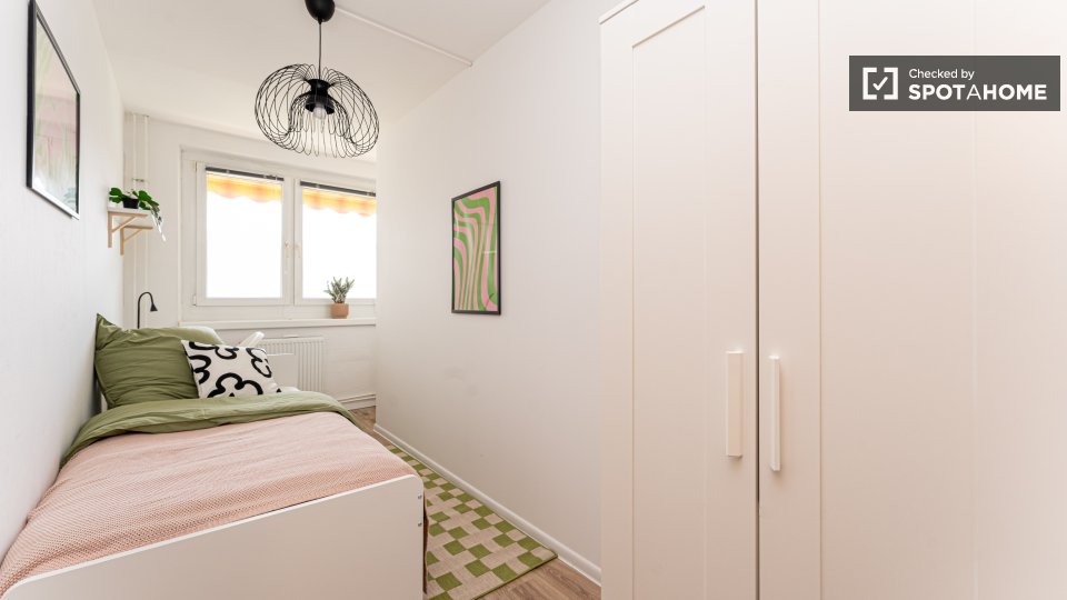 Room, Hubertusdamm, Berlin