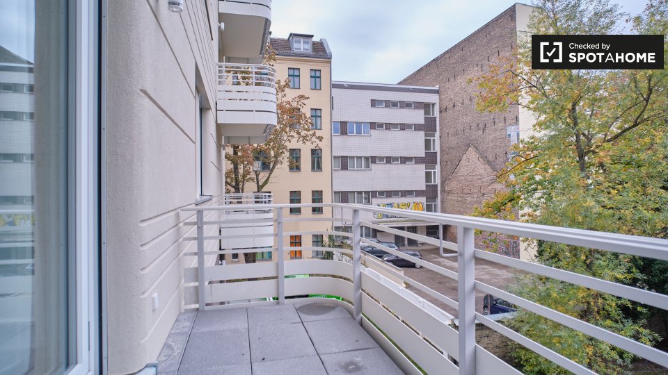 Room, Nazarethkirchstraße, Berlin