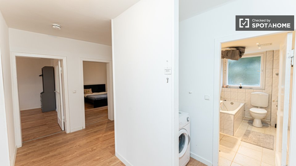 Room, Forckenbeckstraße, Berlin