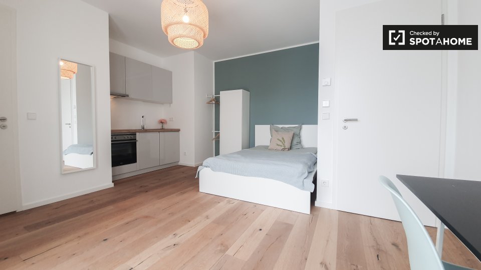 Room, Nazarethkirchstraße, Berlin