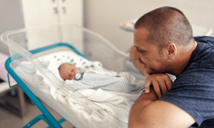 44 percent of German companies provide no paid partner leave for new parents