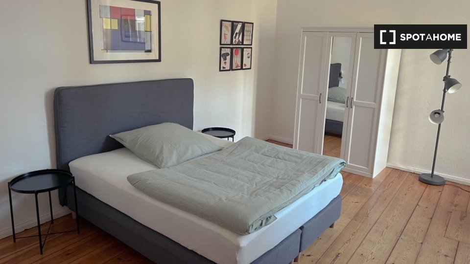 Room, Urbanstraße, Berlin